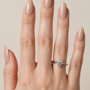R223 ANILLO CON PIEDRITA BLANCA