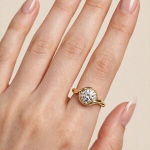 R300 ANILLO CON CRISTAL REDONDO Y BRILLOS AL REDEDOR