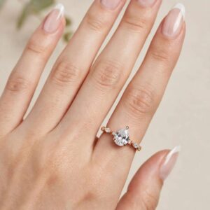 R314 ANILLO CON CRISTAL FORMA DE GOTA
