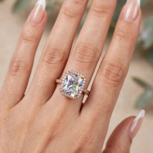 R318 ANILLO RECTANGULAR GRANDE CON PIEDRAS A LOS LADOS