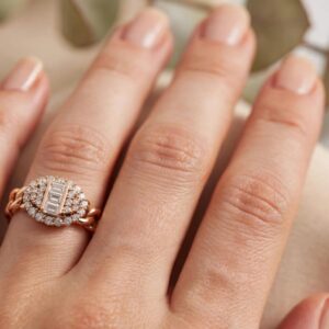 R340 ANILLO DE DISEÑO DE CADENA CON CRISTAL REDONDO