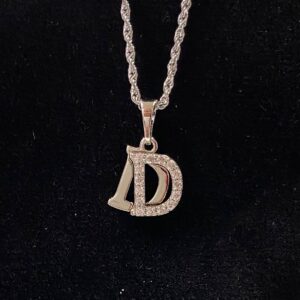 DJ203 DIJE PLATEADO DE LETRA "D"