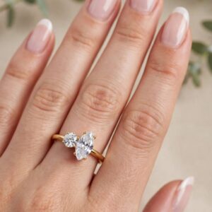 R401 ANILLO DELGADO ROSADO CIRCONITA TRENZADO 18K
