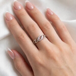 R447 ANILLO PLATEADO TRENZADO CON BRILLOS