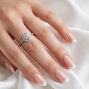 R448 ANILLO PLATEADO REDONDO CON CRISTAL