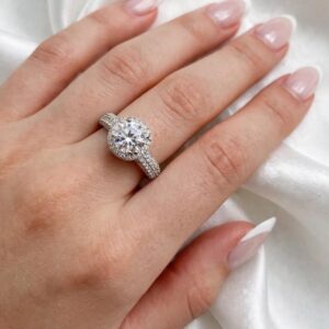 R450 ANILLO PLATEADO DE BRILLOS CON CRISTAL GRANDE REDONDO