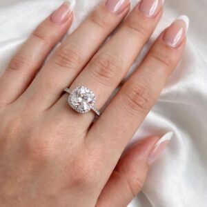 R453 ANILLO PLATEADO FINO CON PIEDRA CUADRADA GRANDE