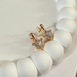 A2467 ARETE CON CRISTAL DE TRIANGULO 18K