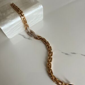 P18030 PULSERA CON OVALO ENTRELAZADO CON BRILLOS 18K