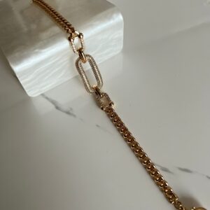 P18032 PULSERA CON PLACA ABIERTA RECTANGULAR Y BRILLOS 18K