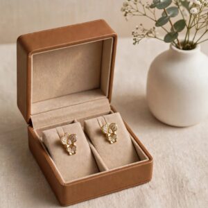 A18004 ARETE DE DOBLE MARIPOSA CON BRILLOS 18K