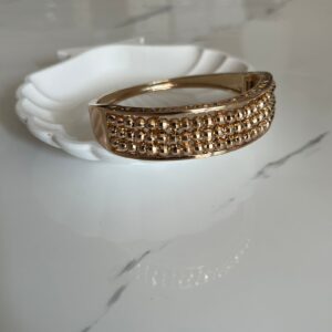 P18078 BRAZALETE GRUESO CON DISEÑO DE LINEA DE BOLITAS