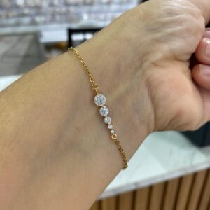 P18045 PULSERA DELGADA CON 5 CRISTALES DE GRANDE A PEQUEÑO