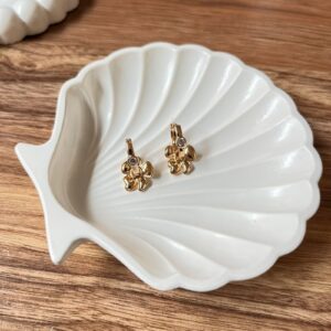 A18305 ARETE CHICO DE FLOR 18K