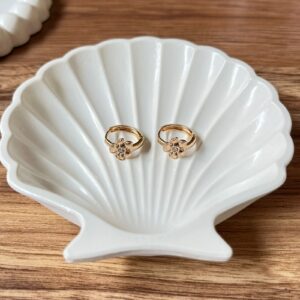 A18307 ARRACADA CHICA DE FLOR 18K