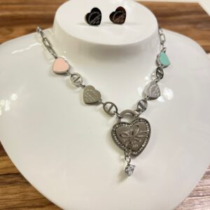 JAP010 JUEGO DE COLLAR CORAZON CON MOÑO Y ARETES TIFANNY