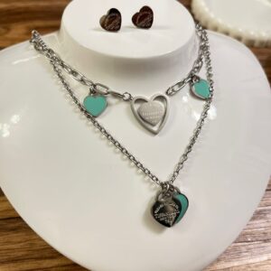 JAP008 JUEGO DE ARETES Y COLLAR CORAZON VERDE PERFORADO COLGANTE TIFANNY