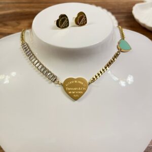 JAD022 JUEGO DE COLLAR CORAZON CRISTALES EN CADENA Y ARETES TIFANNY