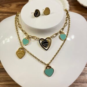 JAD020 JUEGO DE COLLAR CORAZON VERDE MENTA Y ARETES