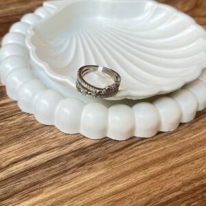 R0009 ANILLO DE PIEDRA TRIANGULAR CON PIEDRAS RODIO