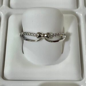 R0012 ANILLO CON MOÑO Y LINEA DE PIEDRAS RODIO