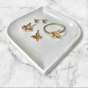 J18012 JUEGO DE DIJE DE ARETES DIJE Y BRAZALETE DE FLOR 18K