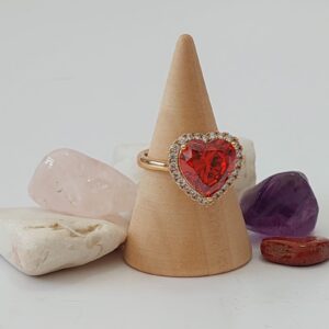 18037 ANILLO DE CORAZON ROJO Y CRISTALES 18K