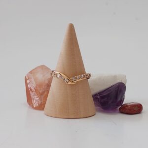 18029 ANILLO CHURUMBELA FORMA V 18K