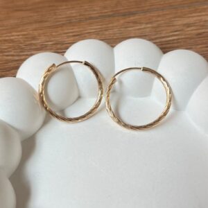 A18551 ARRACADA DISEÑO RAYADO DE 25MM