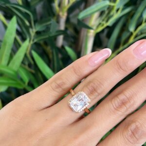 18058 ANILLO DE PIEDRA RECTANGULAR BLANCA 18K