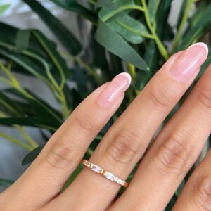 18048 ANILLO CON DOS CRISTALES BLANCOS 18K