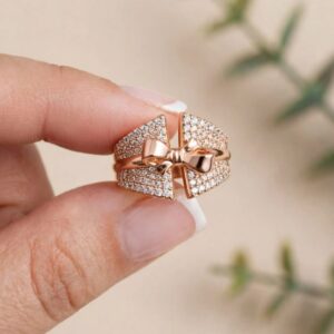 18052 ANILLO MEDIO GRUESO CON MOÑO 18K