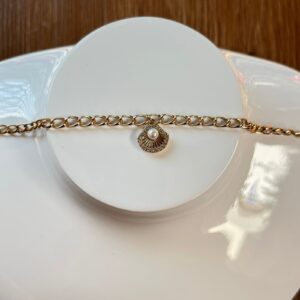 P18291 PULSERA DELGADA CON CONCHITA CON BRILLOS 18K 20CM