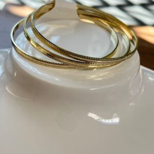 B14012 BRAZALETE GRUESO CON GRABADO 14K 62MM