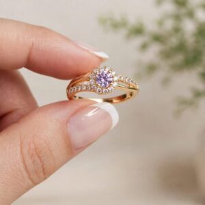 18060 ANILLO CON PIEDRA Y CRISTALES 18K