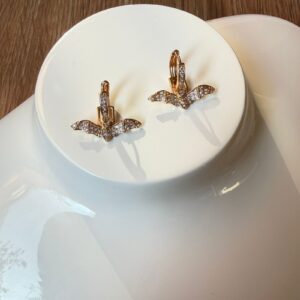 A18653 ARETE MURCIELAGOS COLGANTES CON BRILLOS 18K