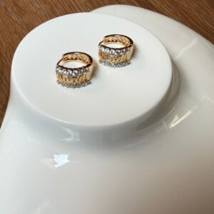 A18676 ARETE CON CRISTALES 18K