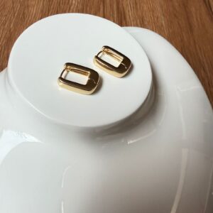 A140035 ARETE CUADRADO LISO 14K