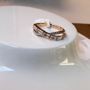 18065 ANILLO CON LINEAS DE BRILLOS 18K