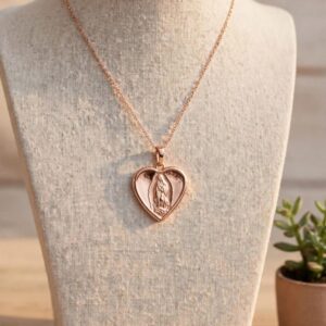 D18022 DIJE DE CORAZON DE IMAGEN DE LA VIRGEN DE GUADALUPE 18K