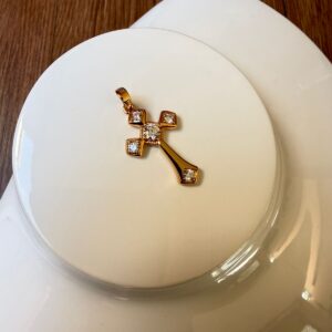 D18027 DIJE CRUZ CON KRYSTALES