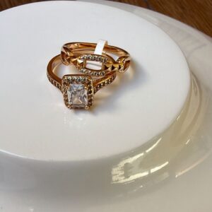 18079 ANILLO DE PIEDRA CUADRADA Y ANILLO  CADENA