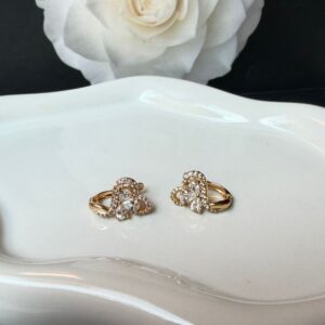 A18842 ARETE FORMA DE CORAZON CON BRILLOS 18K