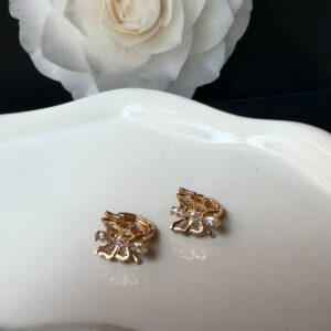 A18843 ARETE DISEÑO MARIPOSA CON BRILLOS 18K