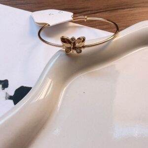 B18022 BRAZALETE DE NIÑA CON MARIPOSA CON BRILLOS 50MM 18K