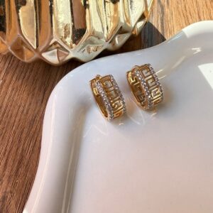 A18864 ARETE DISEÑO GRECAS CON BRILLOS 18K