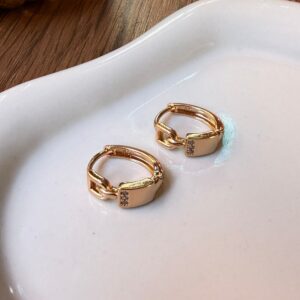 A18860 ARETE DISEÑO HEBILLA 18K