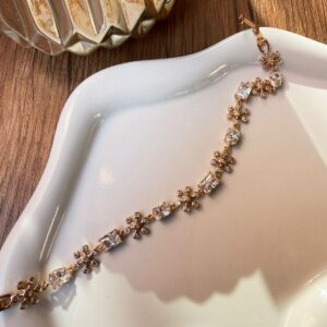 P18352 PULSERA CON DISEÑO DE FLOR Y CRISTAL 17CM 18K