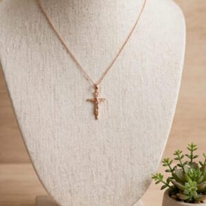 D18043 DIJE DE CRUCIFIJO 1.5X1.5CM 18K