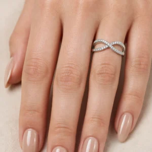 R0044 ANILLO LINEAS CRUZADAS CON BRILLOS RODIO